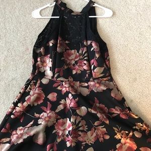 Francesca’s A line floral dress🌸